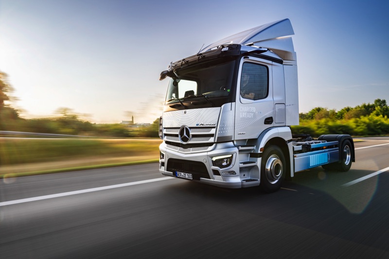 Mercedes’in elektrikli kamyonu test edilecek 1