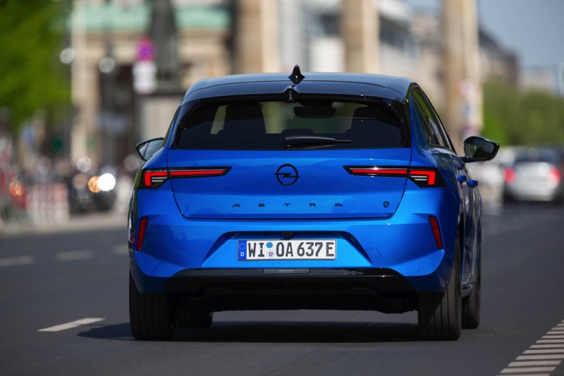 Elektrikli Opel Astra teslimatları Eylül’de! 2