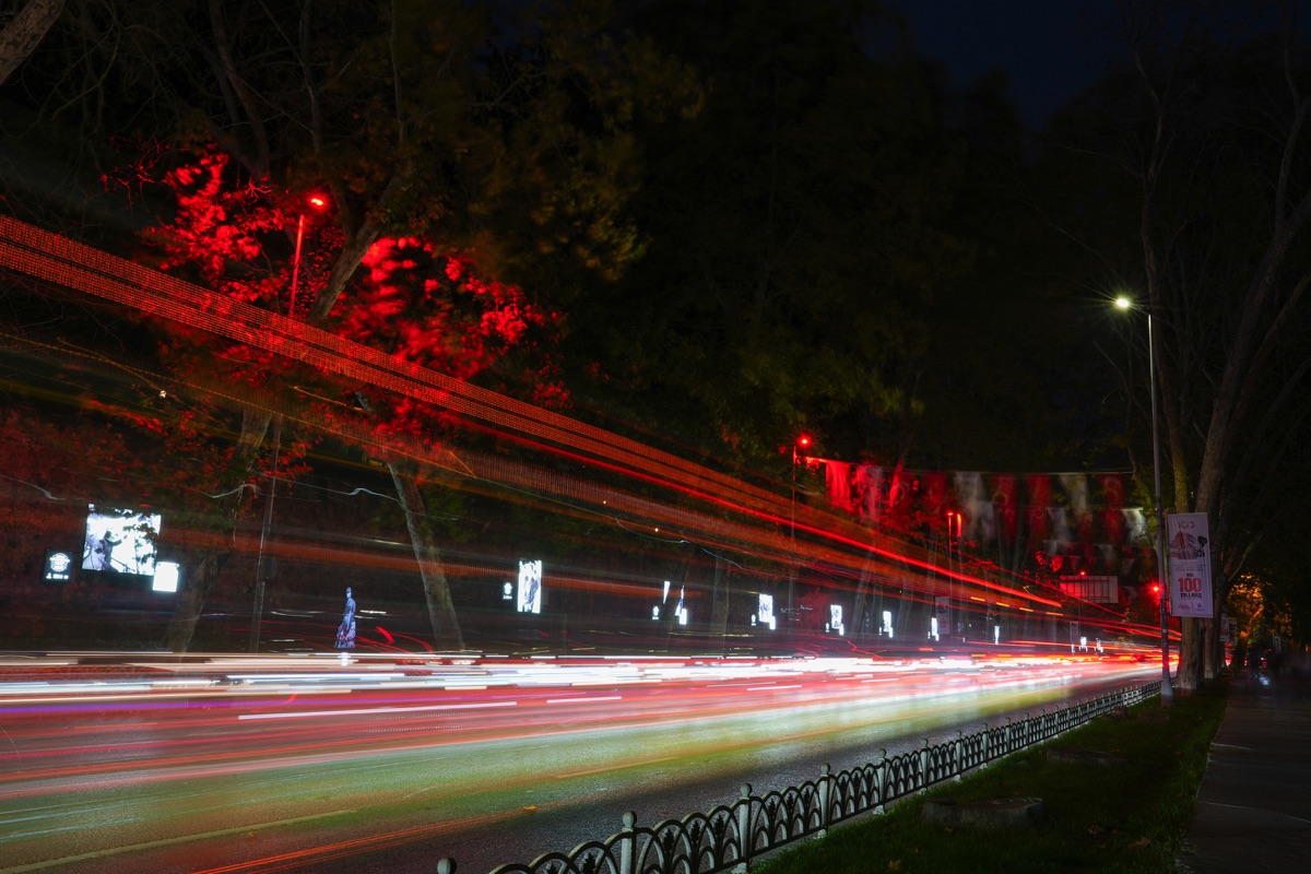 Dolmabahçe Türk Bayrağı’nın renkleri ile aydınlanıyor 5