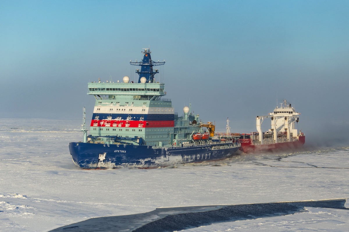 Nükleer Leningrad Buzkıranı suya indi 1