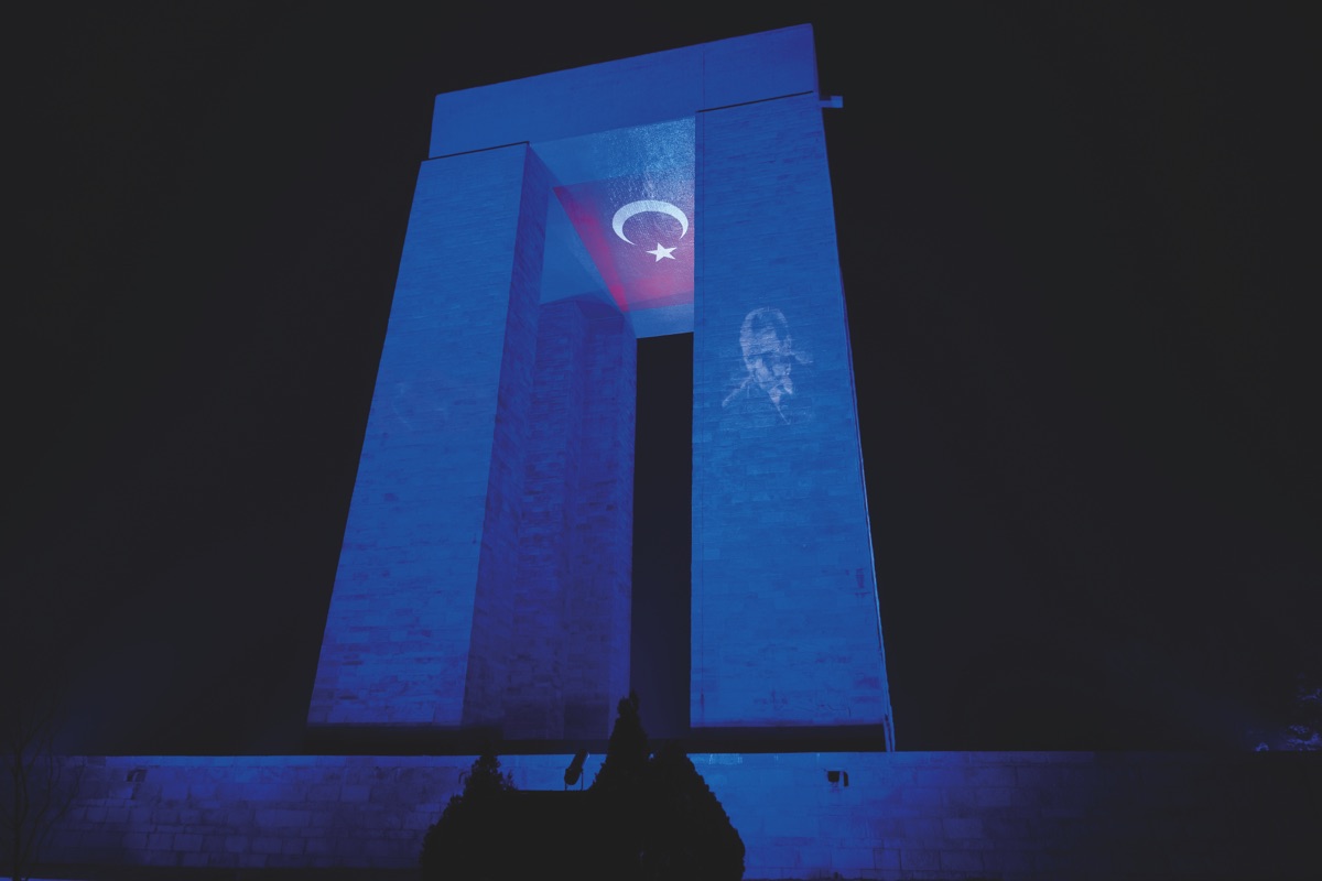 Çanakkale Şehitleri’nin anısını Signify aydınlattı 1