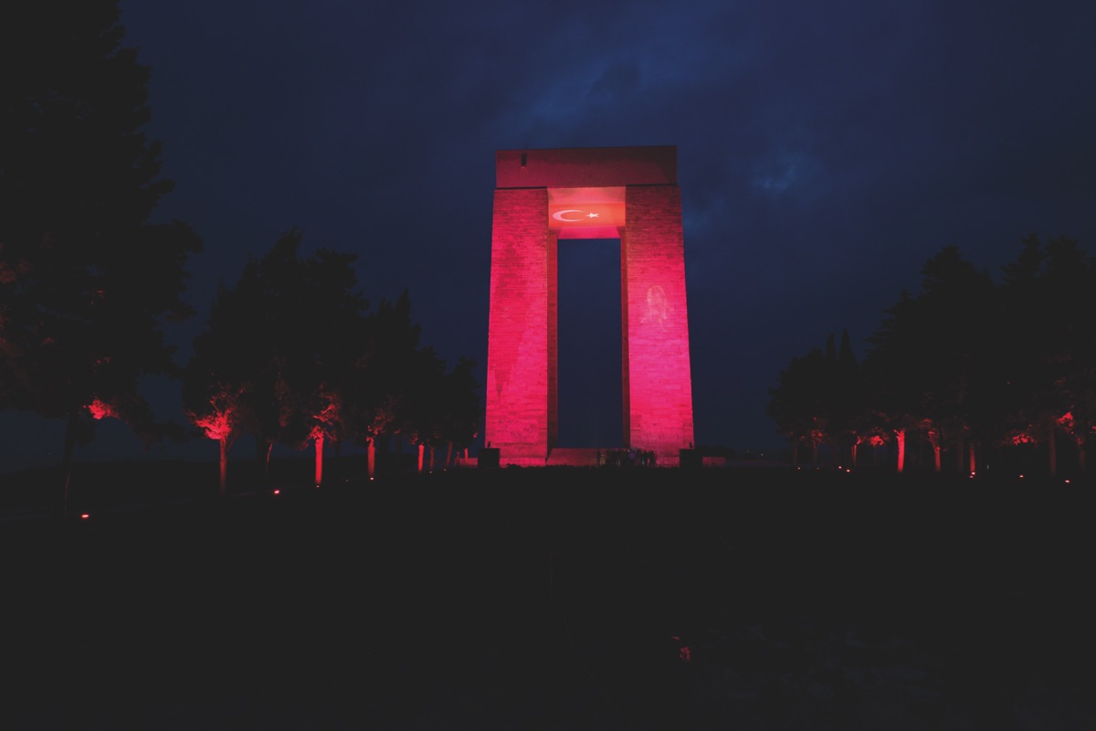 Çanakkale Şehitleri’nin anısını Signify aydınlattı 2