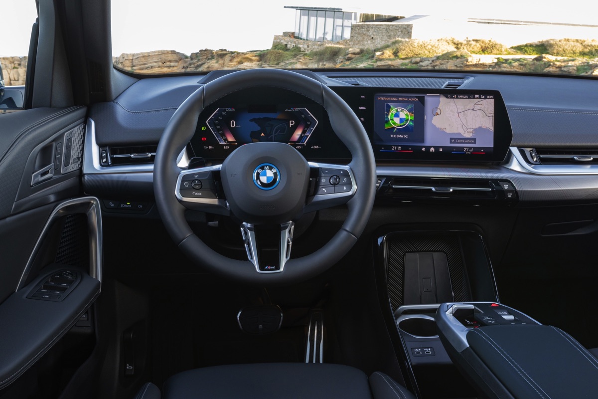 BMW’nin elektrikli coupe’si iX2 eDrive20 satışta 4