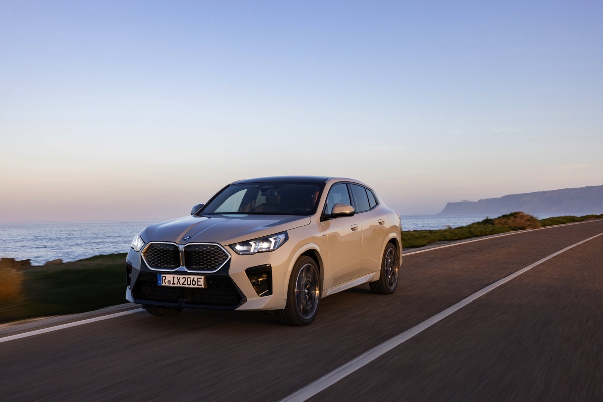 BMW’nin elektrikli coupe’si iX2 eDrive20 satışta 5