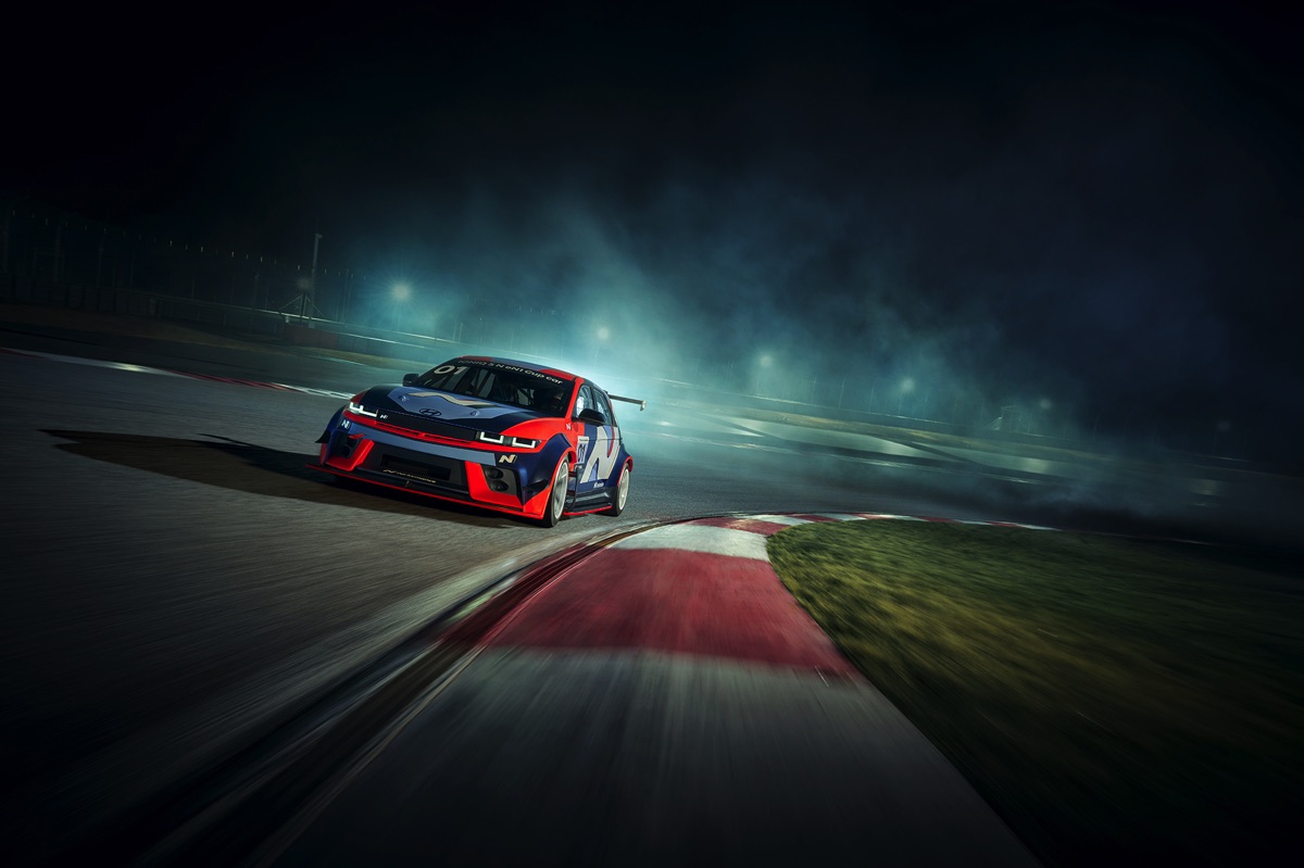 Hyundai’den elektrikli yarış otomobili 1