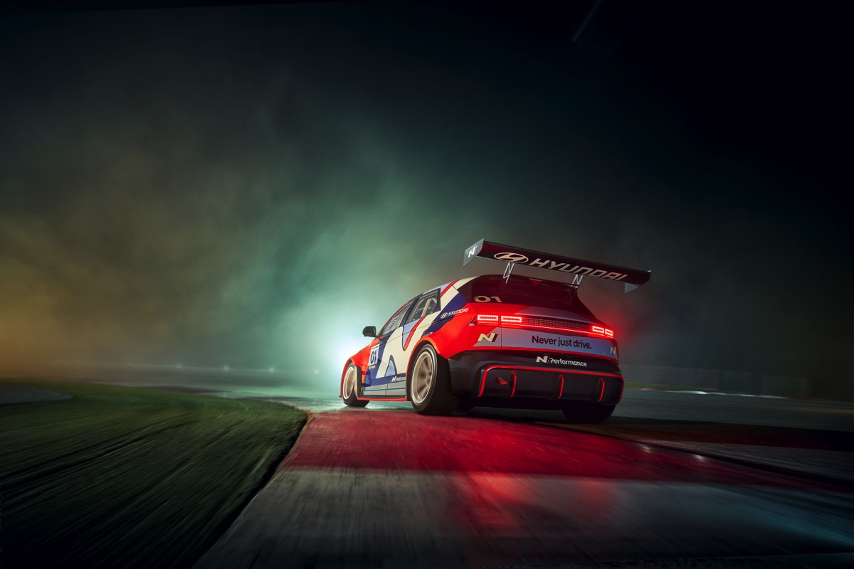 Hyundai’den elektrikli yarış otomobili