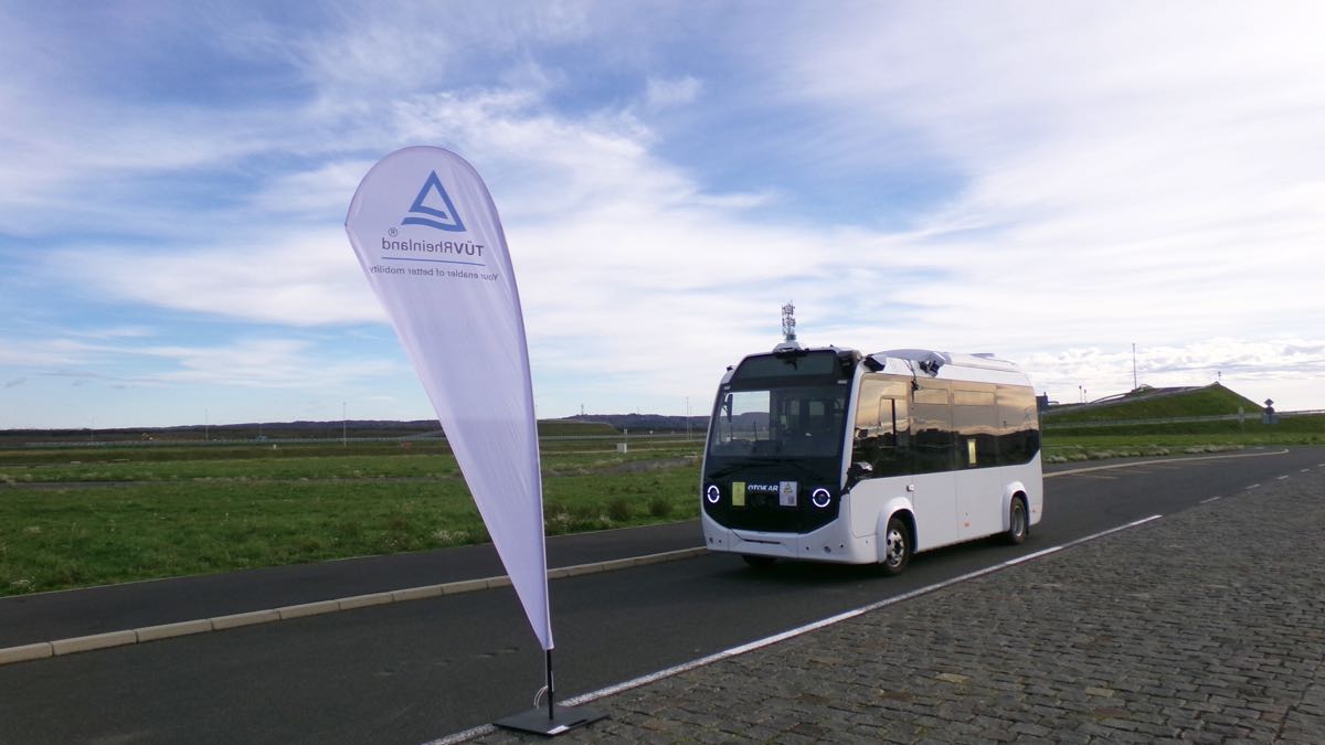 Otokar’ın otonom minibüsü Macaristan’da testi geçti 5