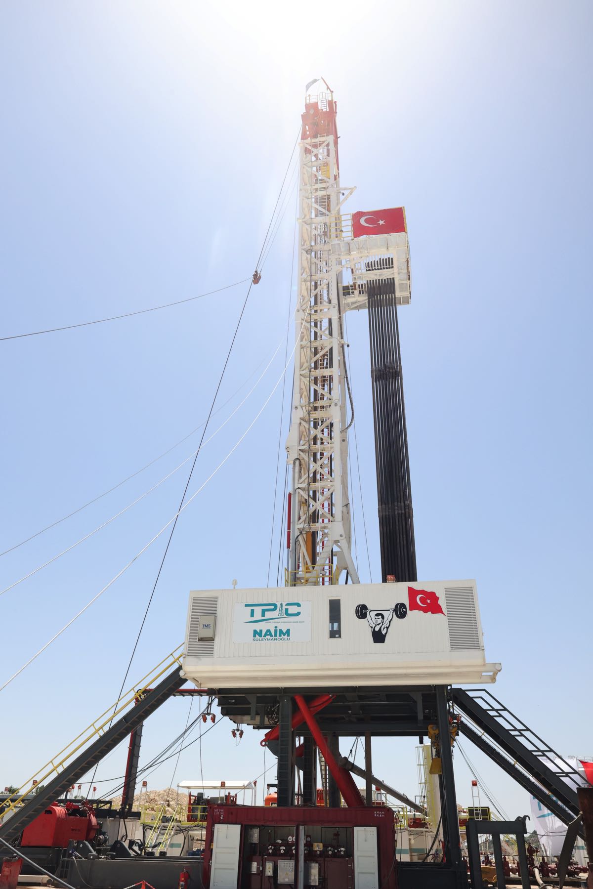 İki yerli kule sondaja başladı 1