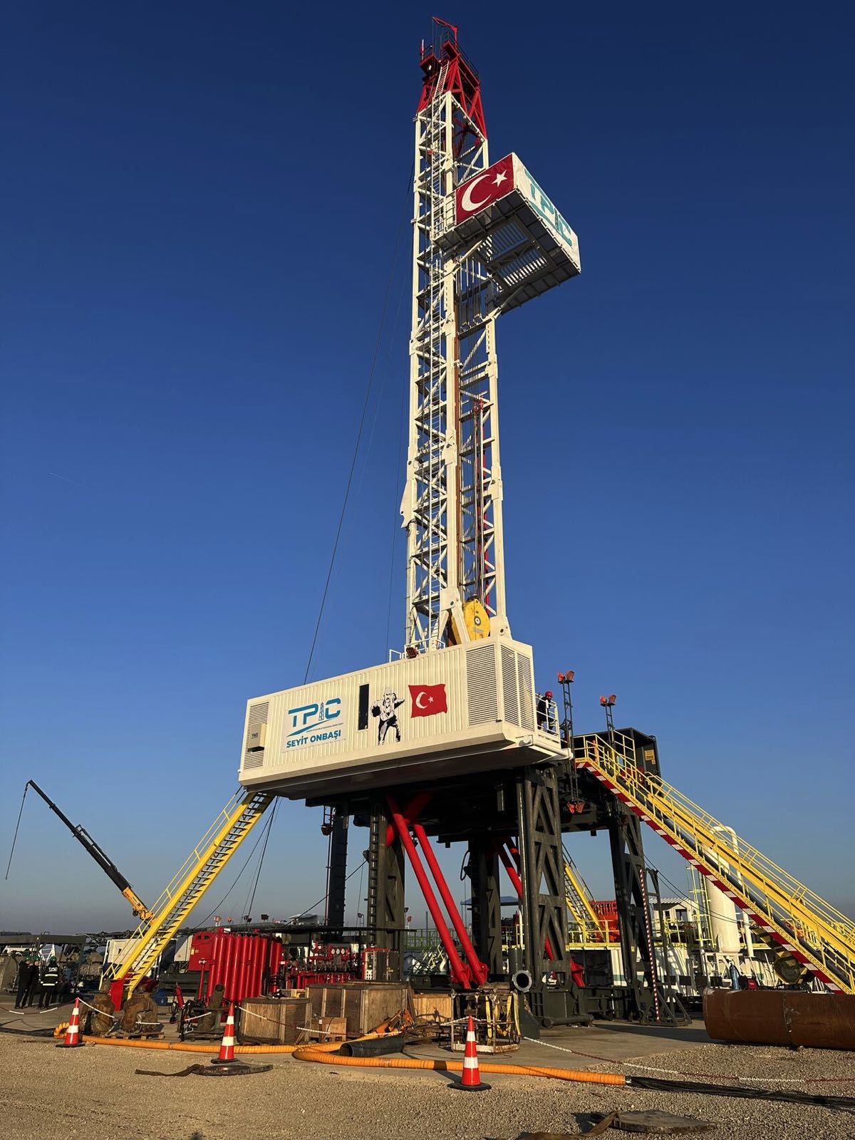 İki yerli kule sondaja başladı 6