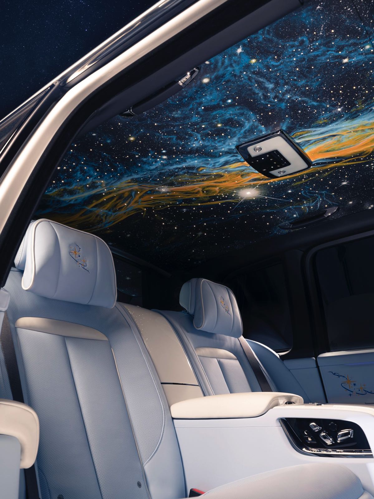 Rolls-Royce’dan uzayın dramasını kutlayan tasarım 5