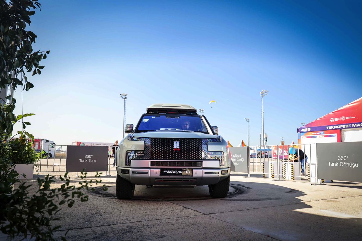 BYD’nin Yangwang’ı nefesleri kesti 5