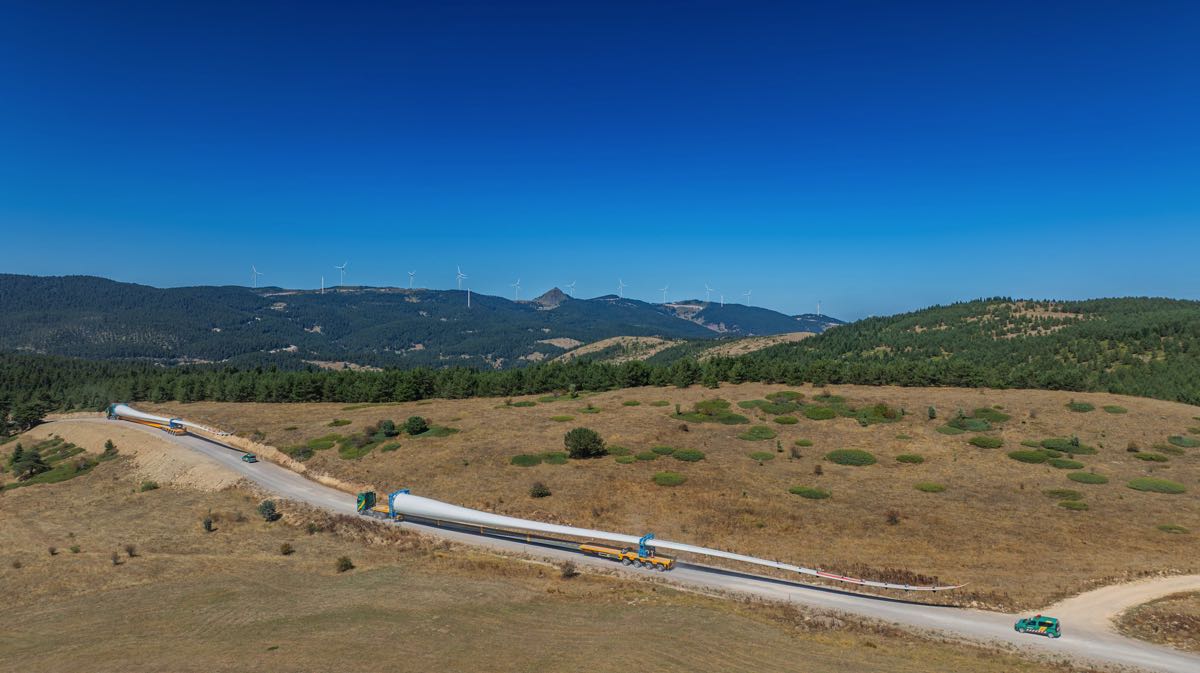 Türkiye’nin en uzun türbin kanatları taşındı 5