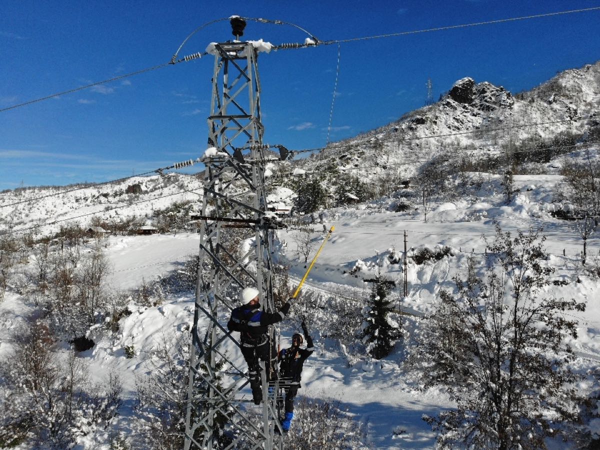 Çoruh EDAŞ'da kar mesaisi 2