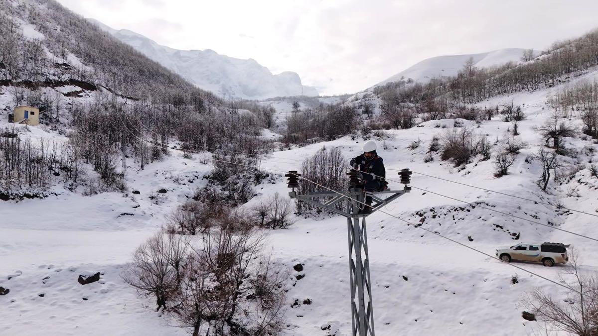 Fırat EDAŞ’ın Tunceli’de kar mücadelesi