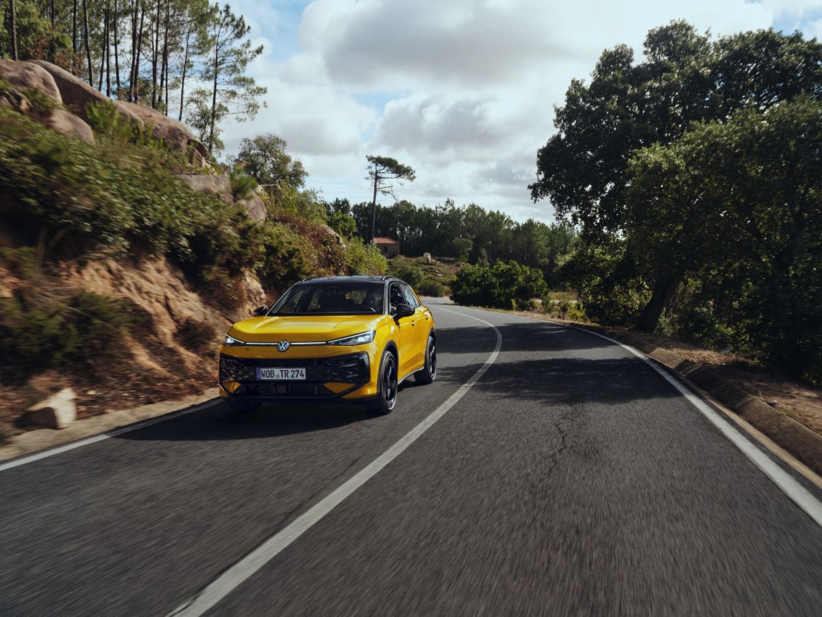 Hibrit T-Roc satışta 6