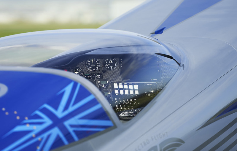 Rolls Royce’un elektrikli uçağı hız rekoru kırdı 3