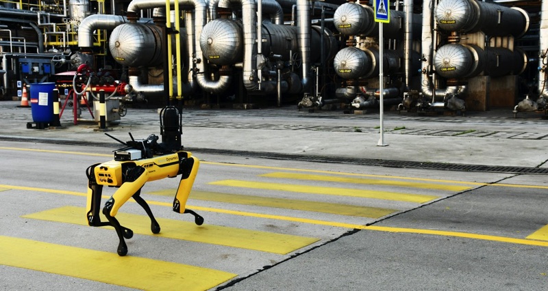 Tüpraş, otonom robotların saha denemelerine başladı