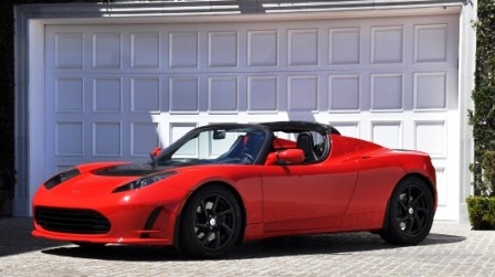 Tesla tek şarjla 644 km gidecek