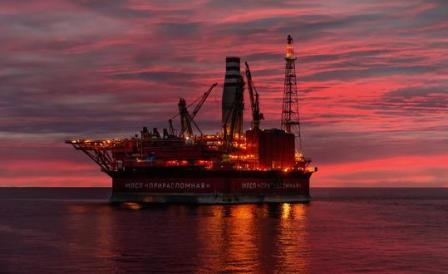 Çin petrol gemileri için yapay boğaz inşa edecek