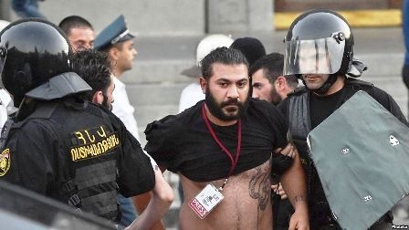 Elektrik zammı Ermenistan`ı karıştırdı