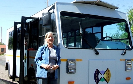 ABDli kadın girişimciden güneş enerjili otobüs