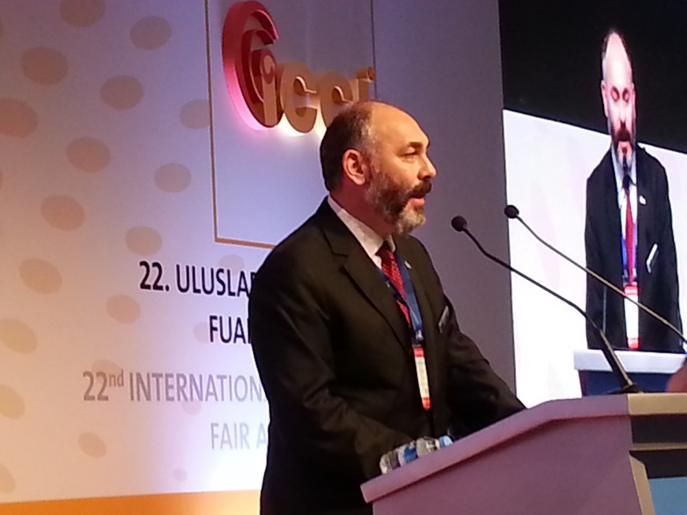 Bayraktar: Kentsel dönüşümde yenilenebilir fırsatları kaçırılmamalı