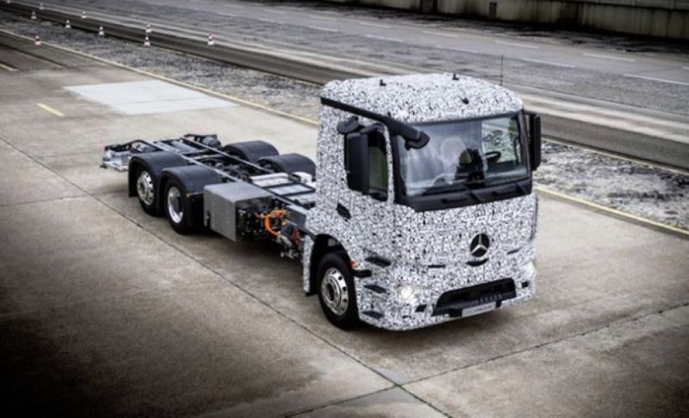 Mercedes'ten ilk elektrikli kamyon