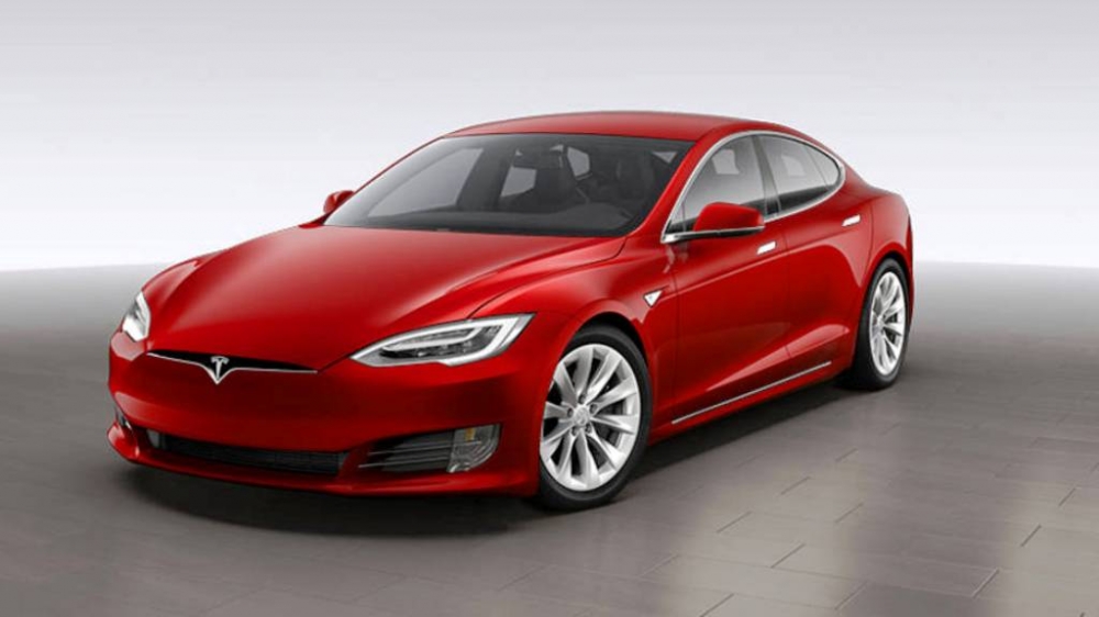 Tesla'dan tek şarjla 483 km yol aldıran elektrikli batarya