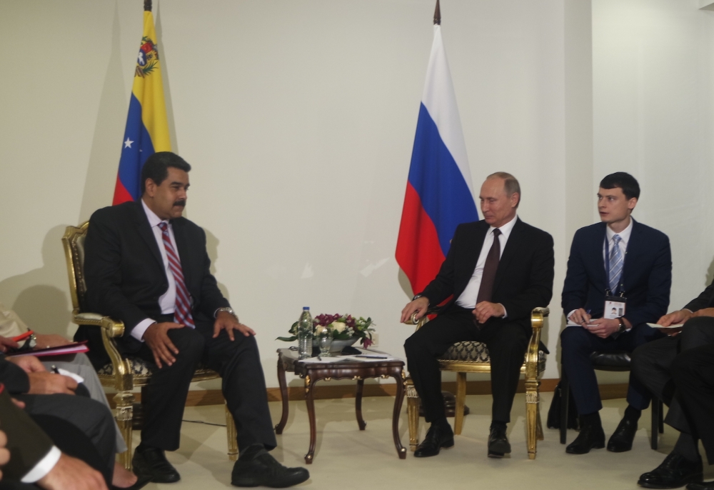 Maduro: Enerjide vahşi vampirlerle savaşıyoruz