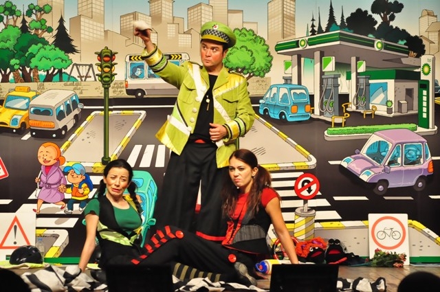 BP, yol güvenliğini tiyatroyla anlatıyor