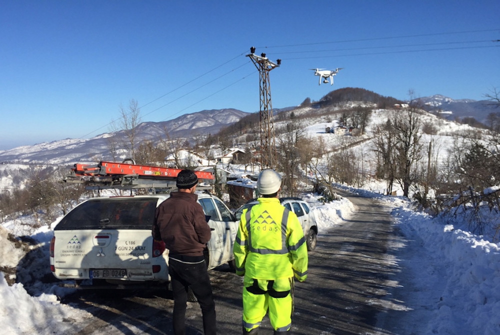 Şebekelerdeki buz yükünü drone’lar temizleyecek