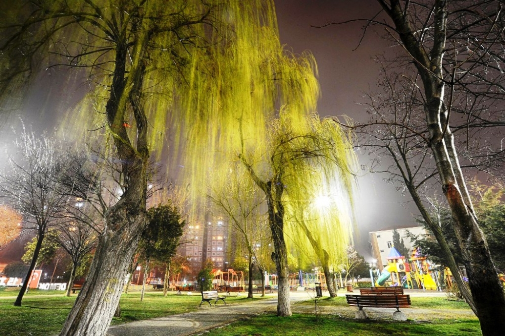 Beylikdüzü parkları LED'lerle aydınlanıyor