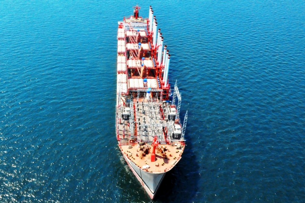 Marmaray'ın elektriği Karadeniz Holding'in yüzer gemisinden