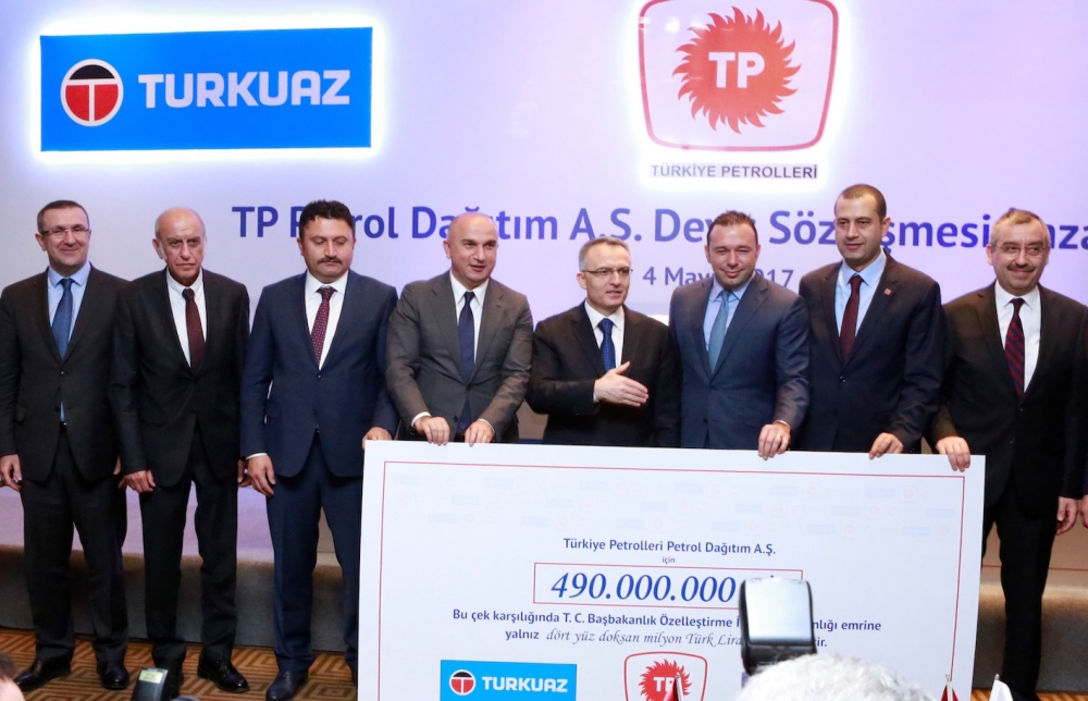 Devlet akaryakıt işinden bir kez daha çekildi