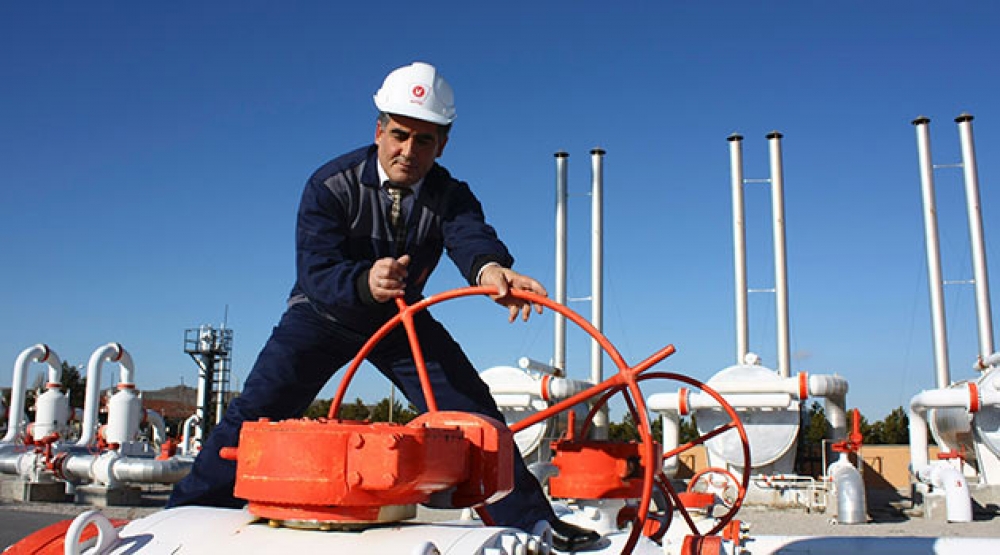 Türkiye`den boru hatlarıyla geçen petrol arttı