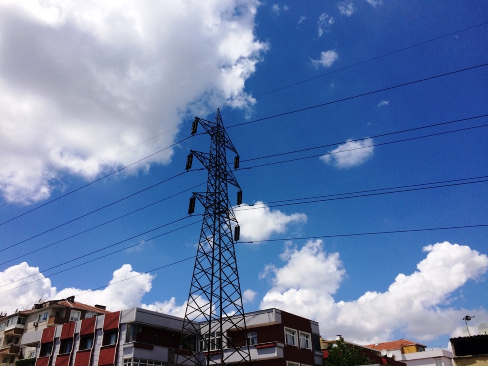 Bulgaristan'ın batısında elektrik şebekeleri yenilenecek