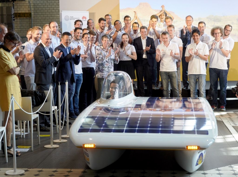 Öğrencilerden güneş enerjili araba!