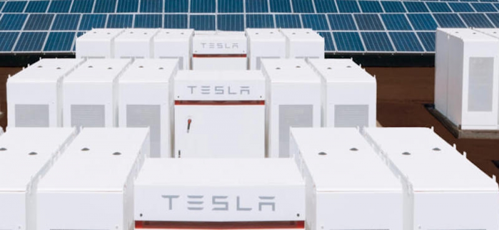 Tesla, dünyanın en büyük batarya sisteminin kurulumunu tamamladı