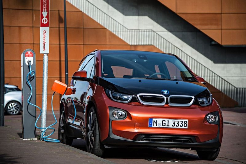 BMW, elektrikli araçlar için pil teknoloji merkezi kuracak