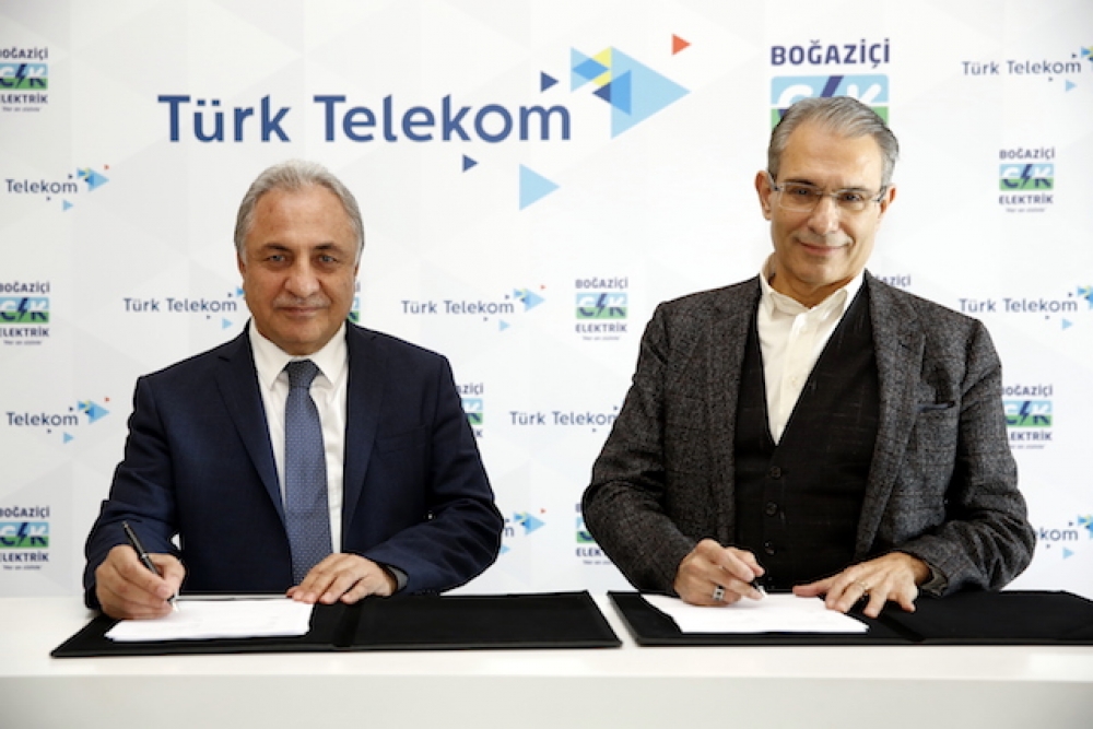 Elektrik ve internet hizmetleri aynı noktada buluştu