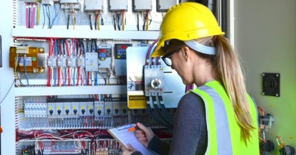 Enerji işinde çalışan kadınlar sektörden memnun