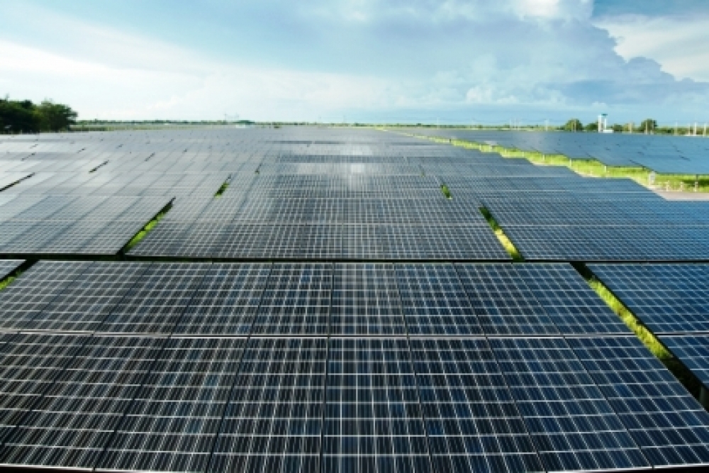 2017’de güneş yatırımları fosil yakıtları geçti
