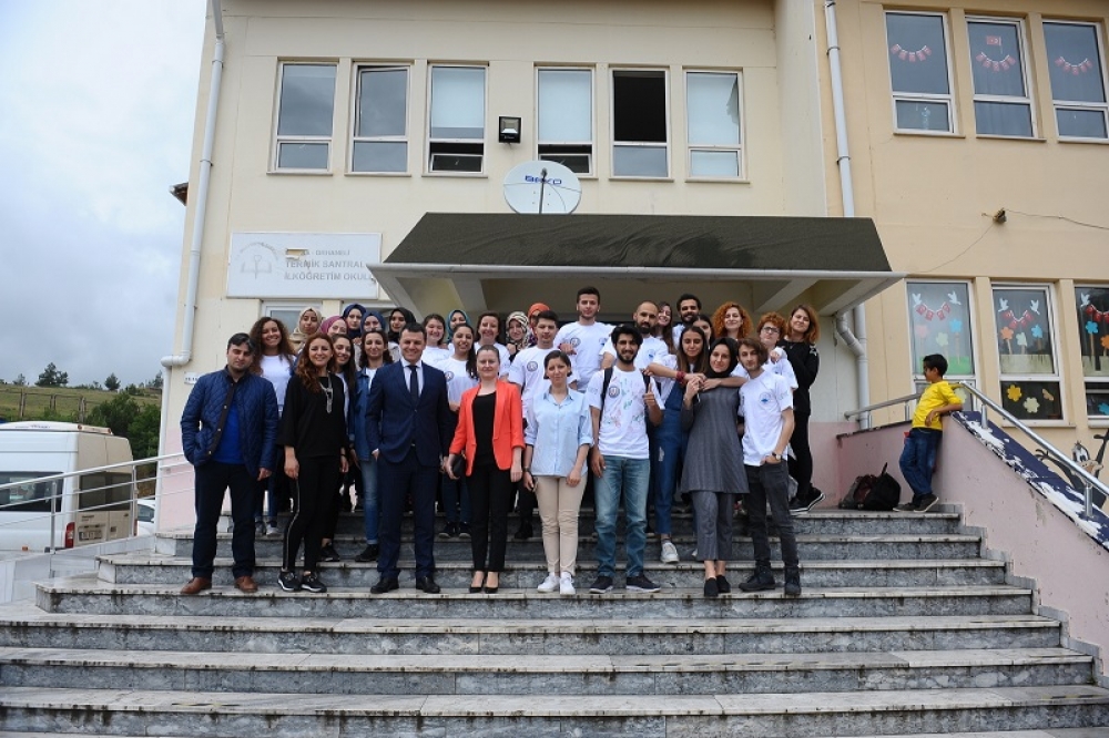 UEDAŞ’ın projesiyle 14 köy okulu kütüphaneye kavuştu