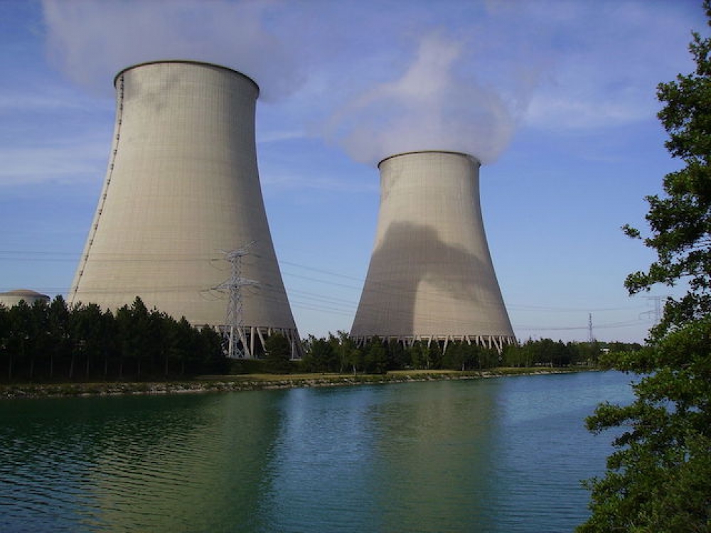 Fransa’da 4 nükleer reaktöre sıcak molası