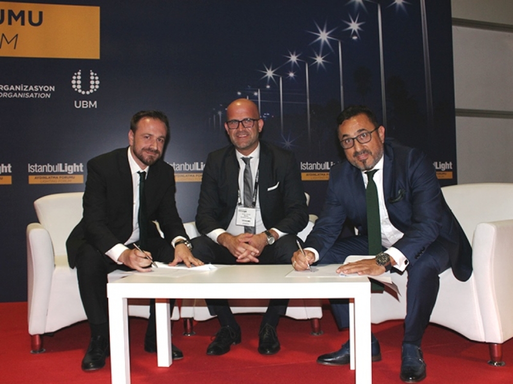 Sylvania Türkiye’de LED panel armatür üretmeye başladı