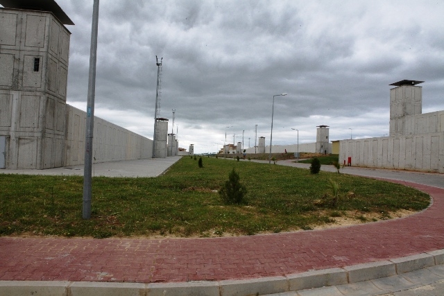 Star Rafinerisi’nin hafriyatı ceza evini yeşile boyadı