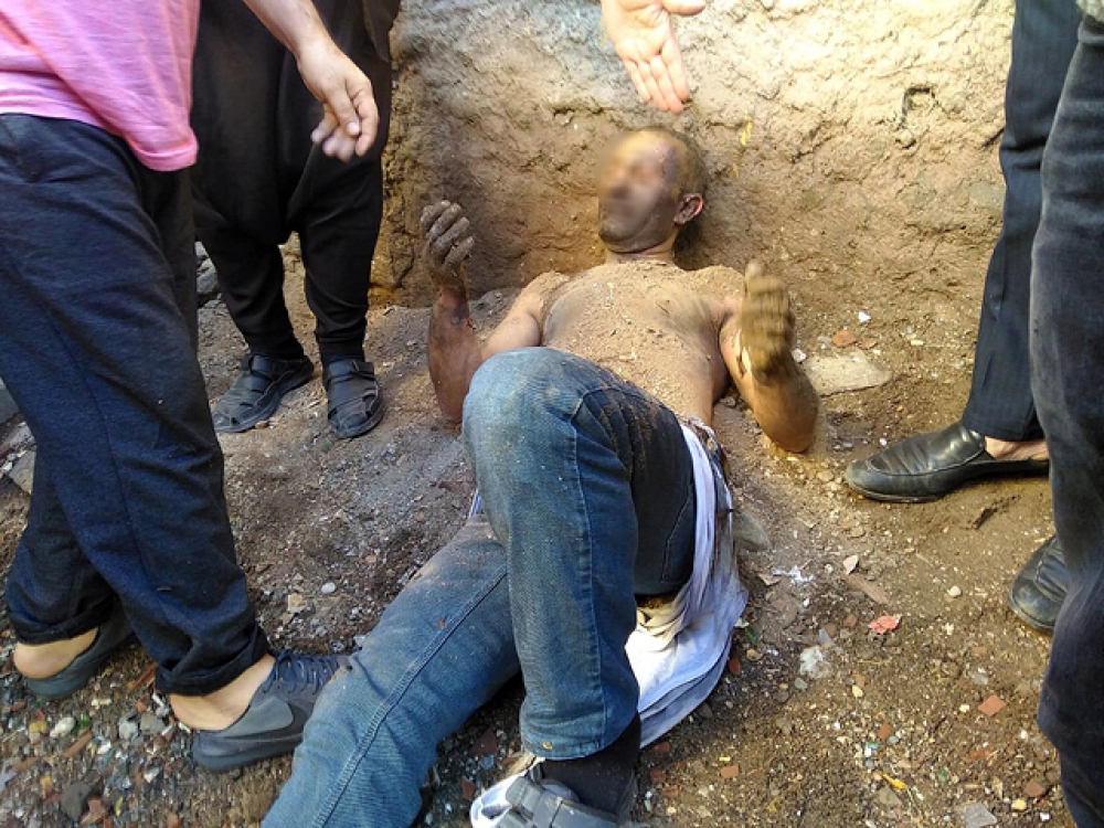 Kaçak hat çekmek isterken elektrik çarptı!