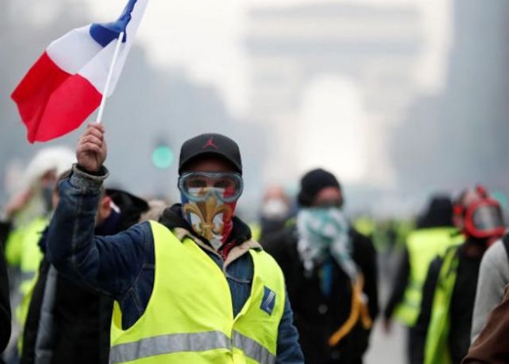 Macron: Protestolar enerji politikamızı değiştirmeyecek
