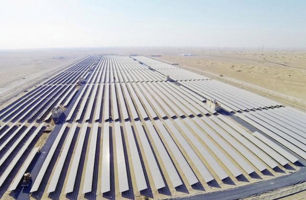 BAE dünyanın en büyük batarya tesisini kurdu