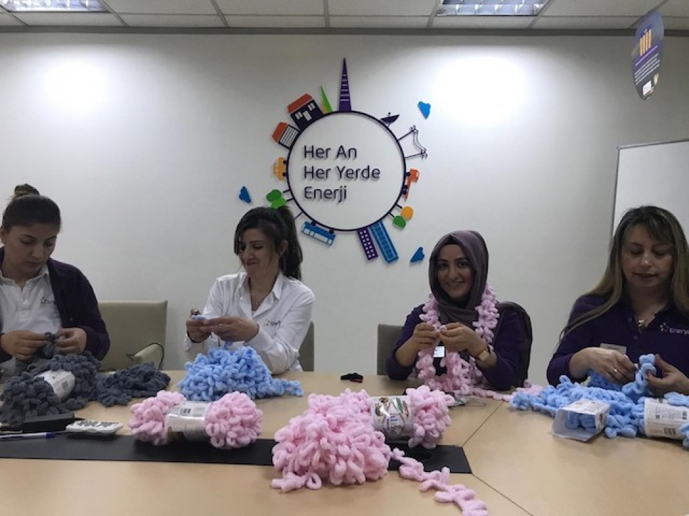 Enerya’dan şiddet mağduru kadınlara destek